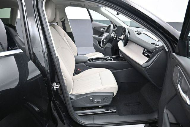 Used 2026 Audi Q3 quattro 2.0T w/ Driver Assistance Package AWD/4WD image 14