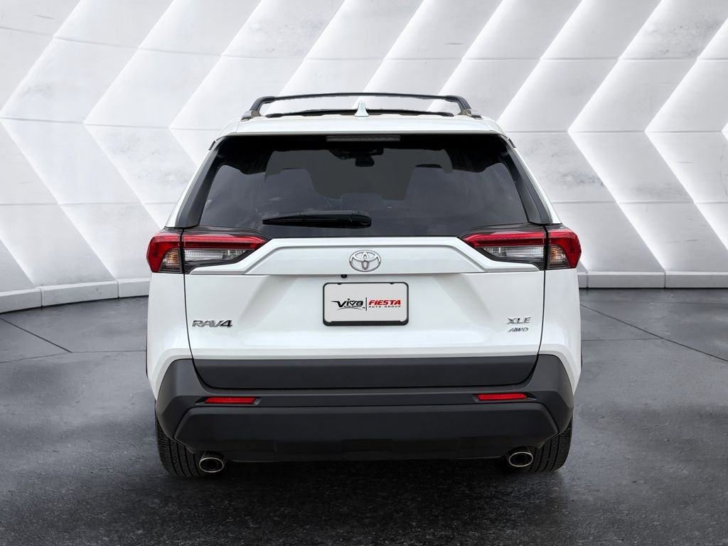 Used 2023 Toyota RAV4 XLE Premium AWD/4WD image 5