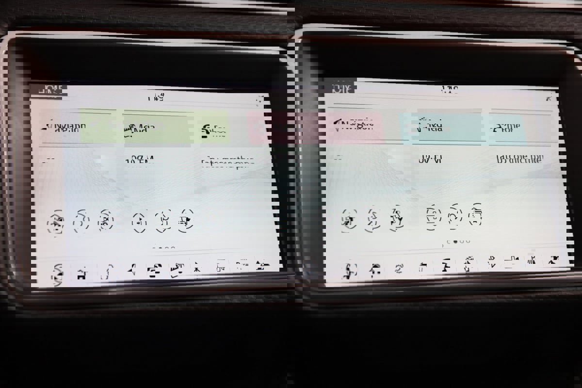 Used 2020 Land Rover Range Rover Evoque S image 26