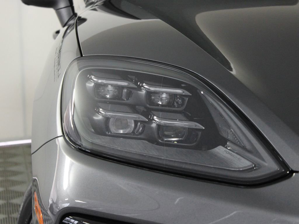 Certified 2026 Porsche Cayenne Coupe image 11