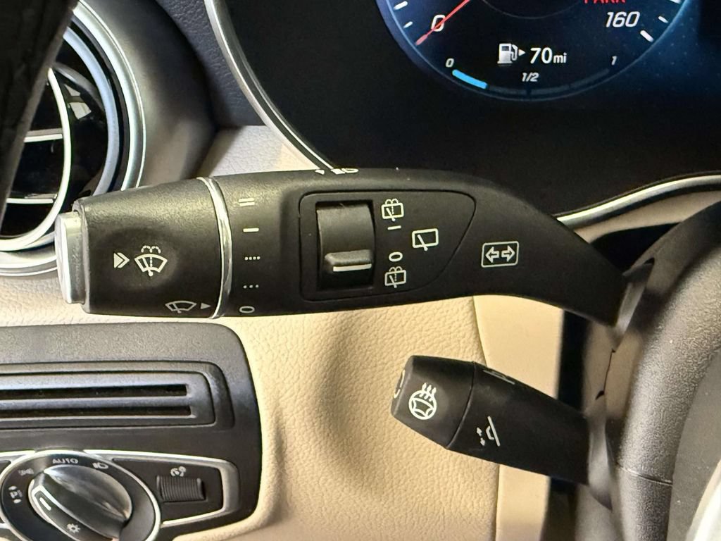 Used 2021 Mercedes-Benz GLC 300 4MATIC image 29