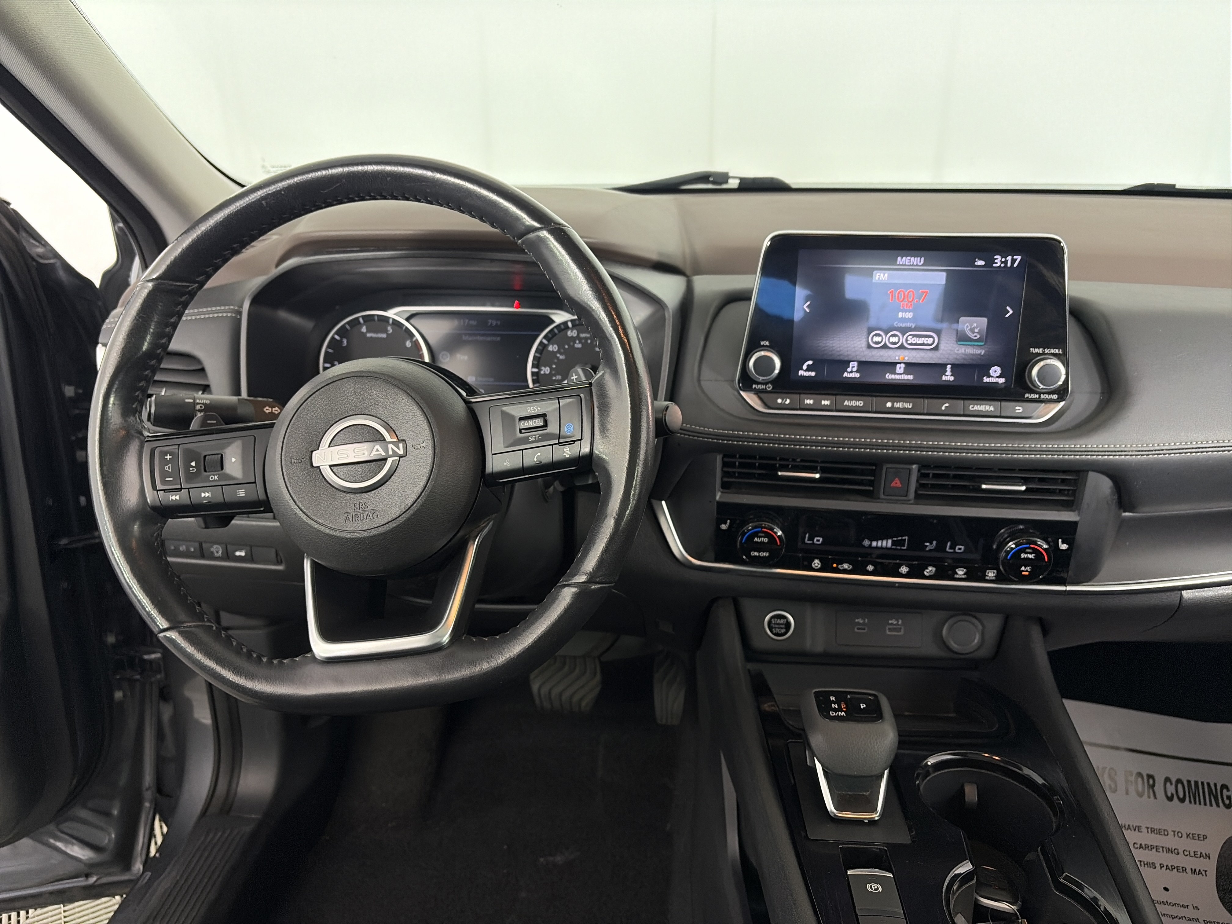Used 2023 Nissan Rogue SV w/ SV Premium B Package AWD/4WD image 3