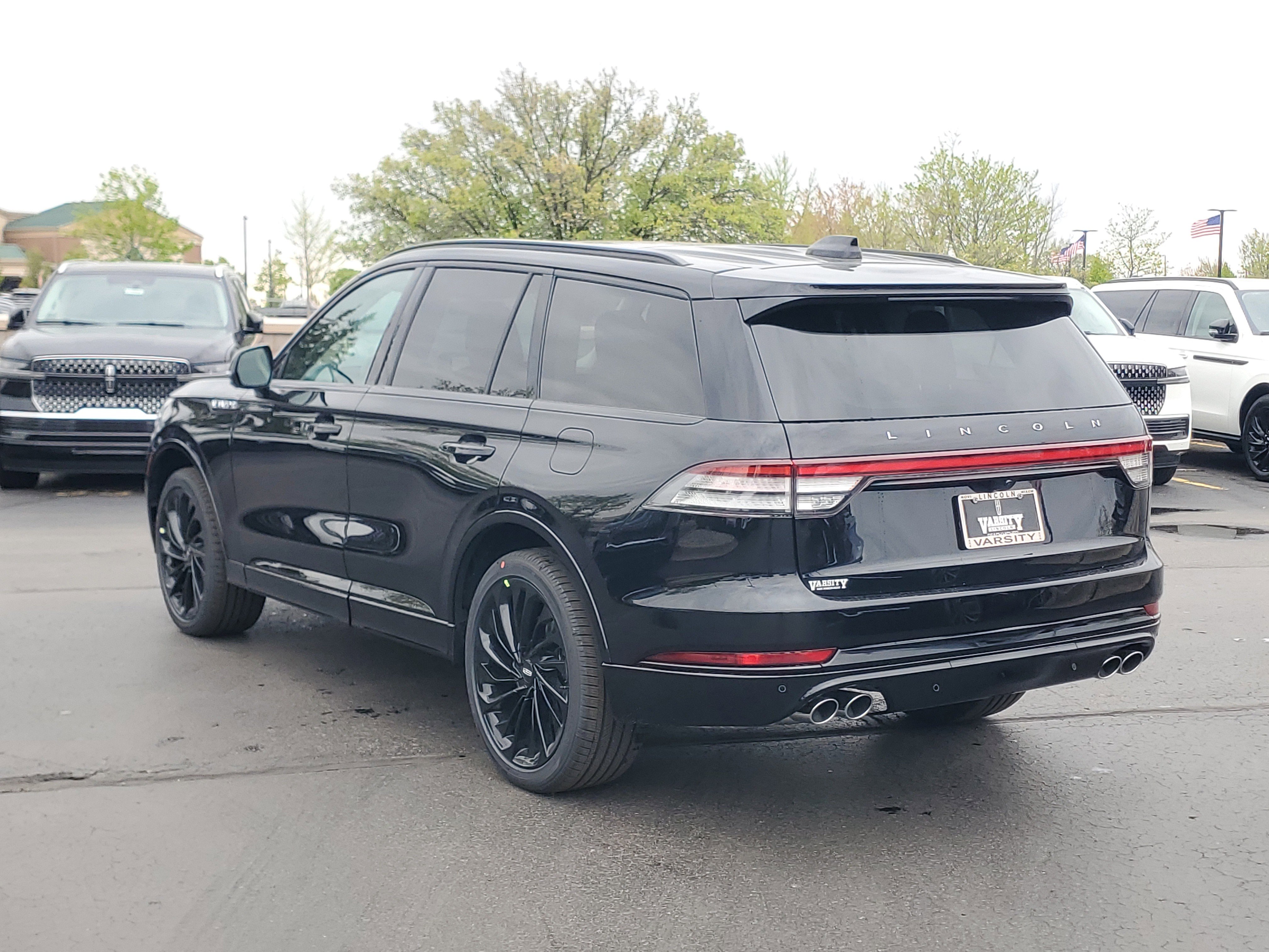 New 2026 Lincoln Aviator Reserve AWD/4WD image 3