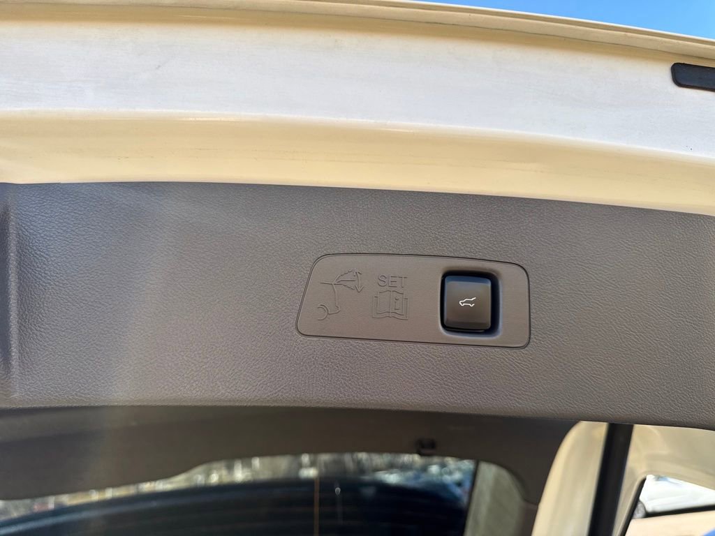 Used 2020 Lincoln Corsair Reserve w/ Equipment Group 201A image 16