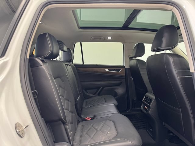 Used 2024 Volkswagen Atlas SE w/ Panoramic Sunroof Package FWD image 20