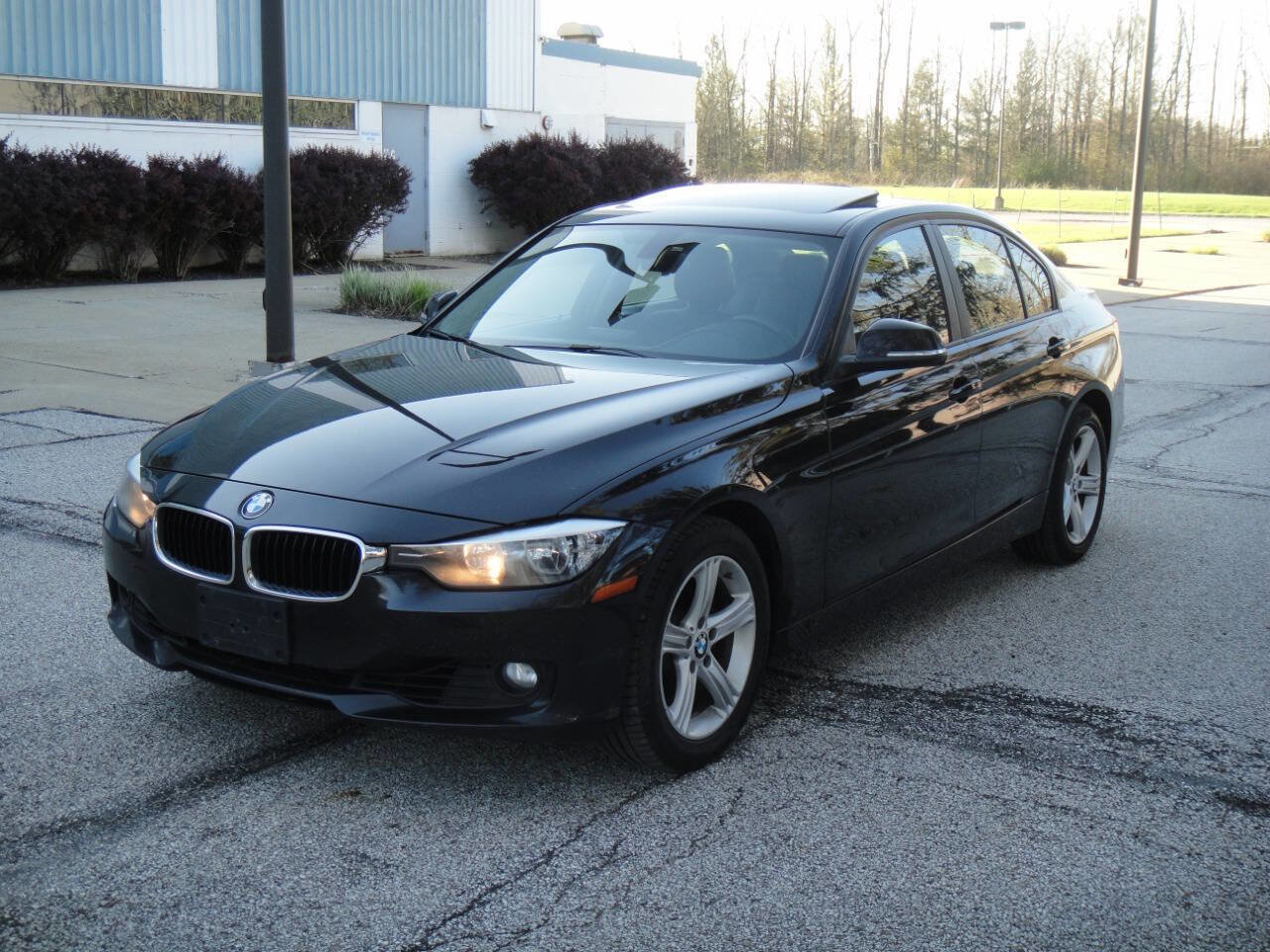 Used 2014 BMW 328i xDrive Sedan AWD/4WD image 3