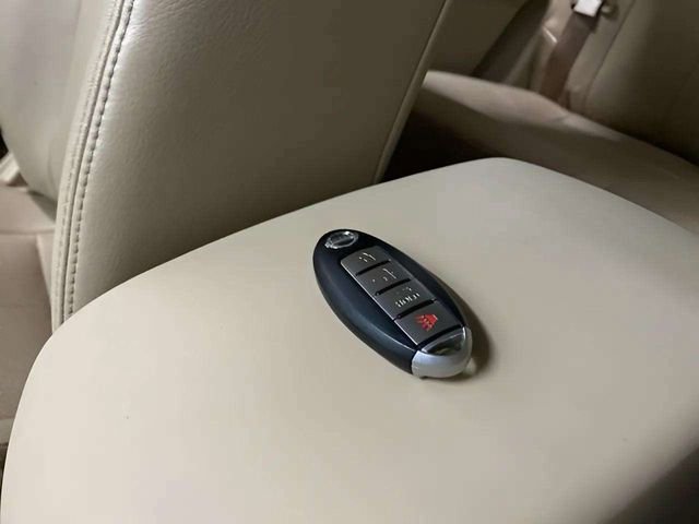 Used 2010 Nissan Sentra 2.0 SL w/ Leather Pkg image 12