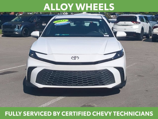 Used 2025 Toyota Camry SE FWD image 12