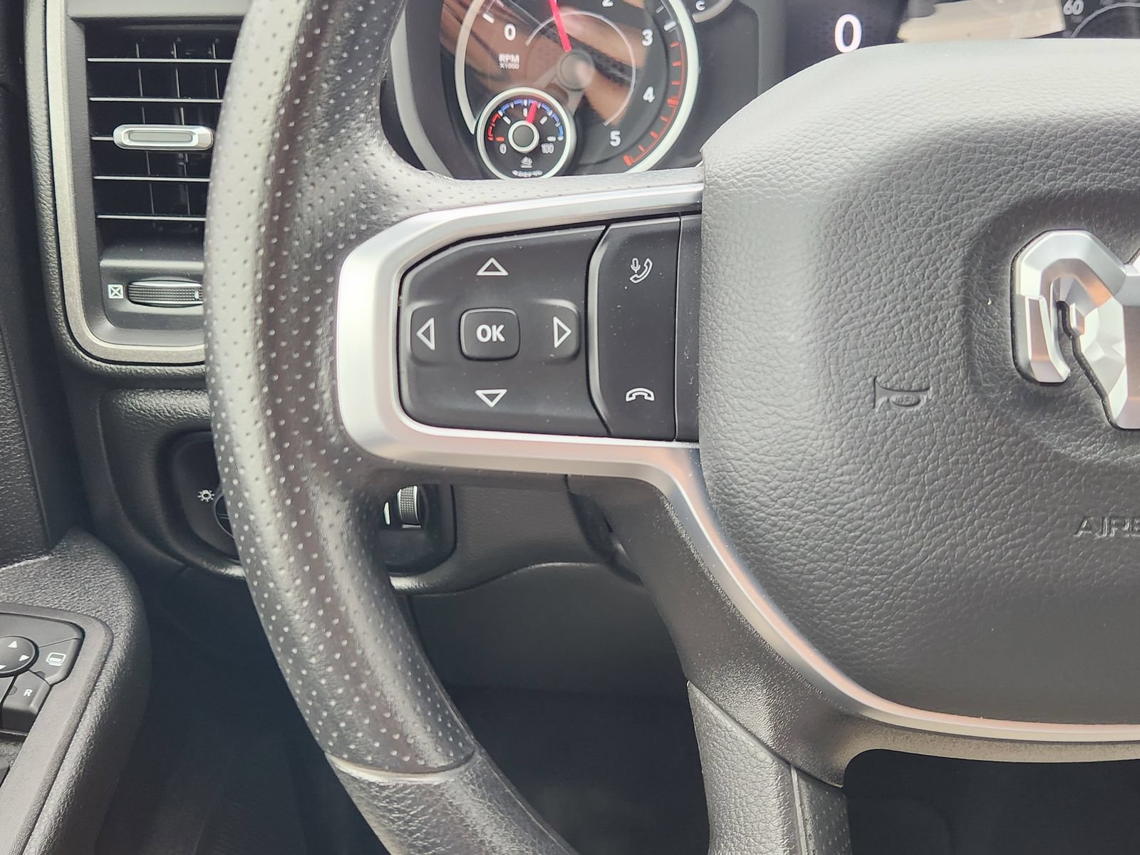 Used 2025 RAM 2500 Tradesman AWD/4WD image 33