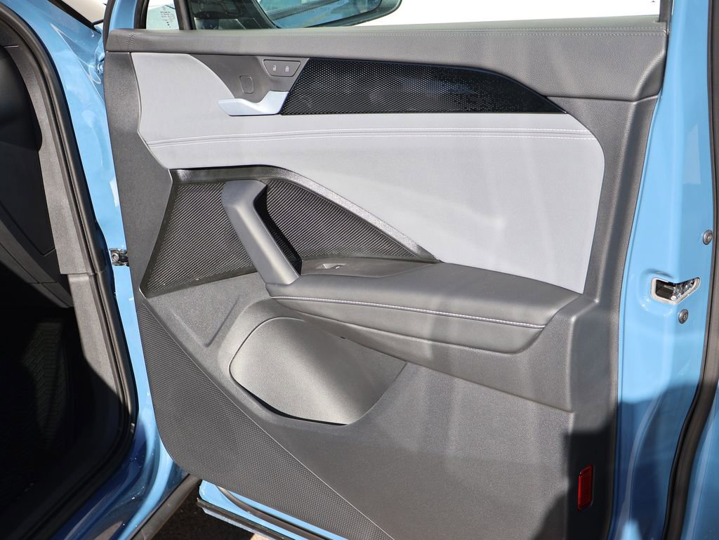 New 2026 Volkswagen Tiguan SE R-Line image 16