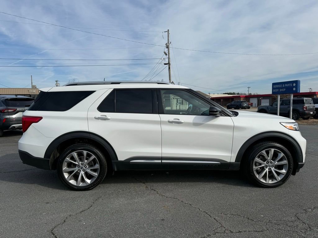 Used 2021 Ford Explorer Platinum w/ Equipment Group 601A AWD/4WD image 2