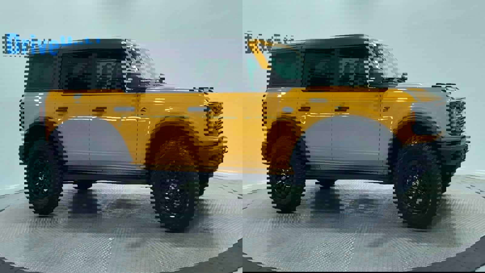 Used 2022 Ford Bronco Wildtrak image 2