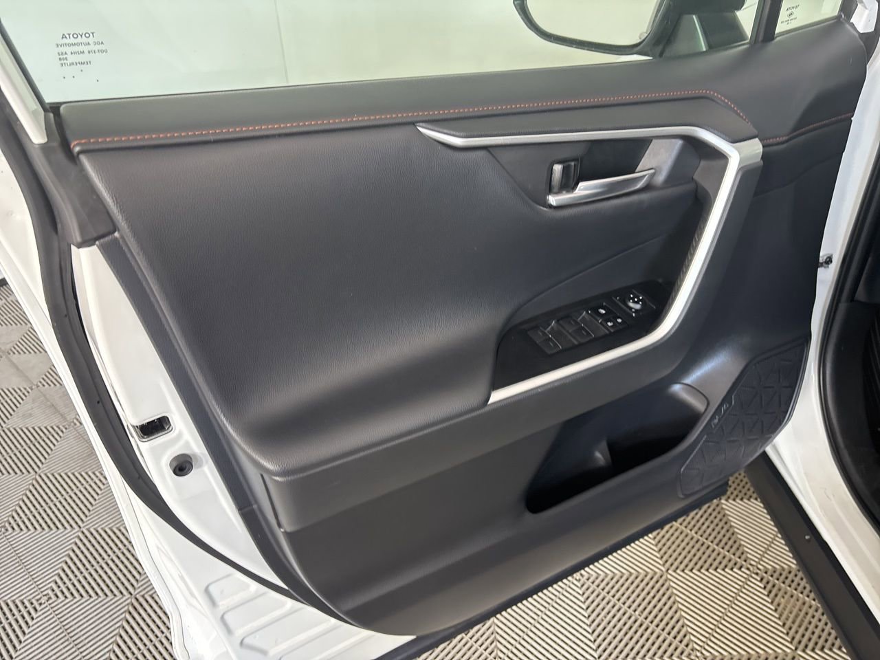 Used 2023 Toyota RAV4 Adventure image 7