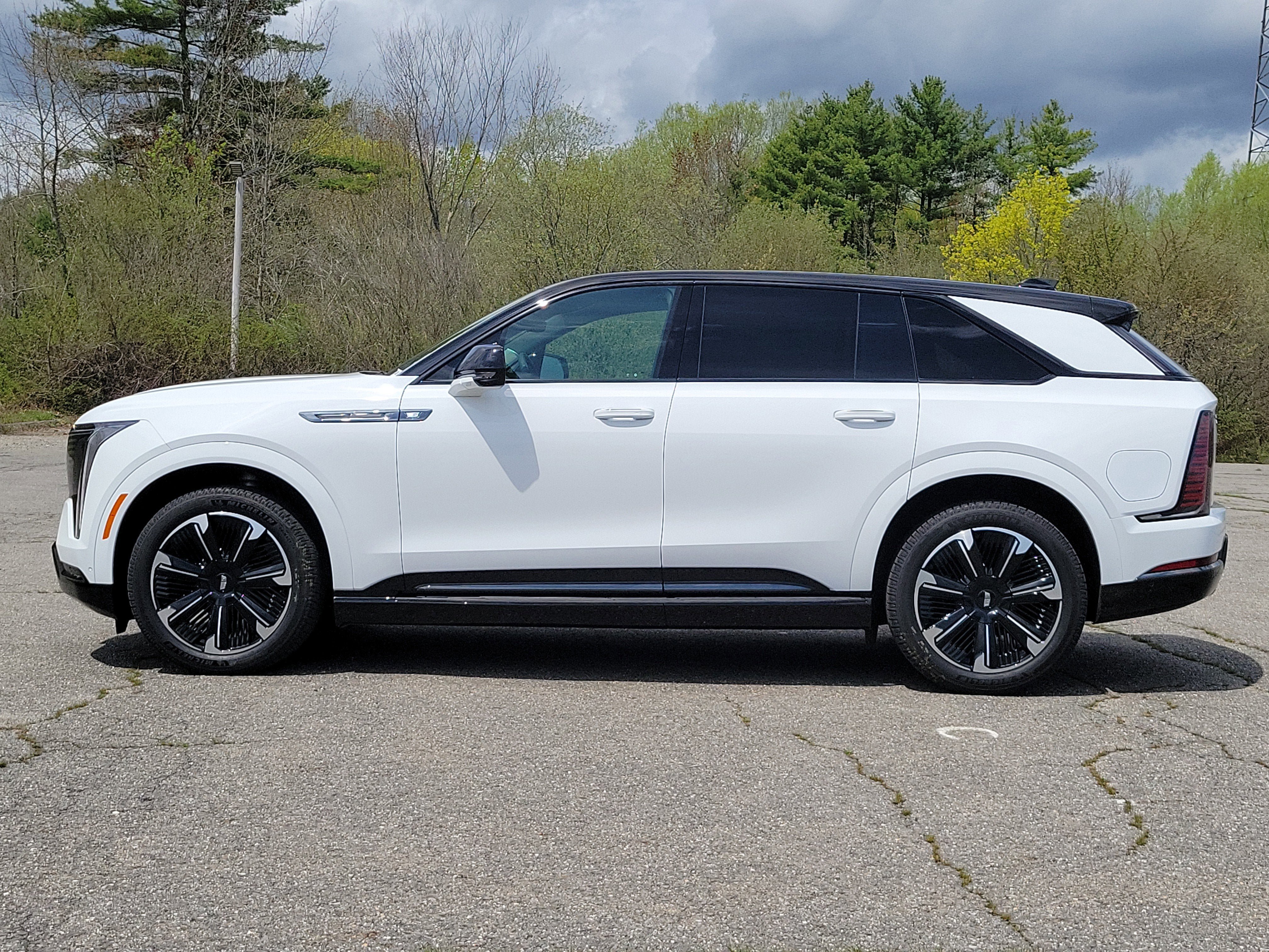 New 2025 Cadillac Escalade IQ Sport 2 AWD/4WD image 2