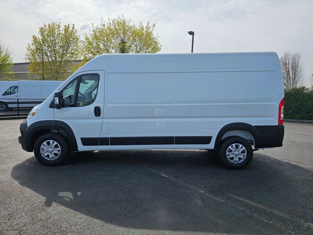 New 2025 RAM ProMaster 3500 w/ Quick Order Package 22G SLT image 7