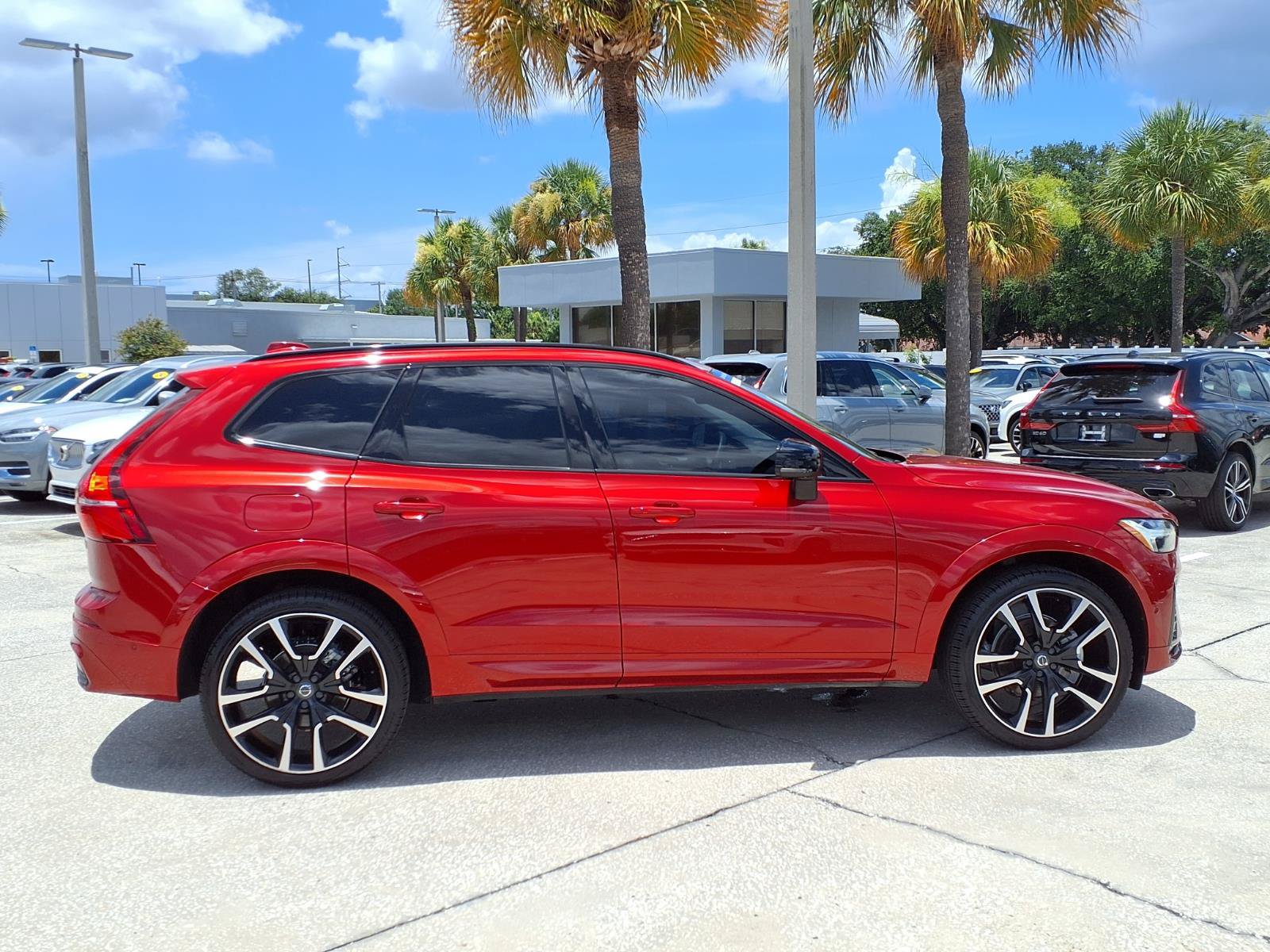 Used 2024 Volvo XC60 B5 Ultimate w/ Climate Package AWD/4WD image 8