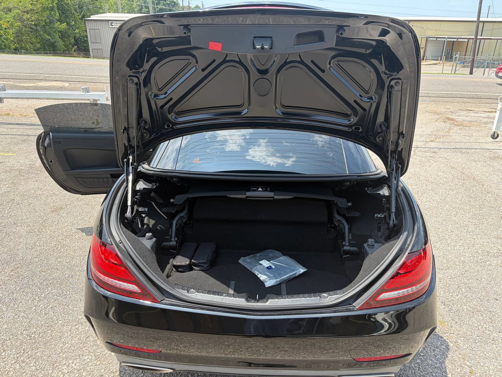 Used 2019 Mercedes-Benz SLC 300 image 10