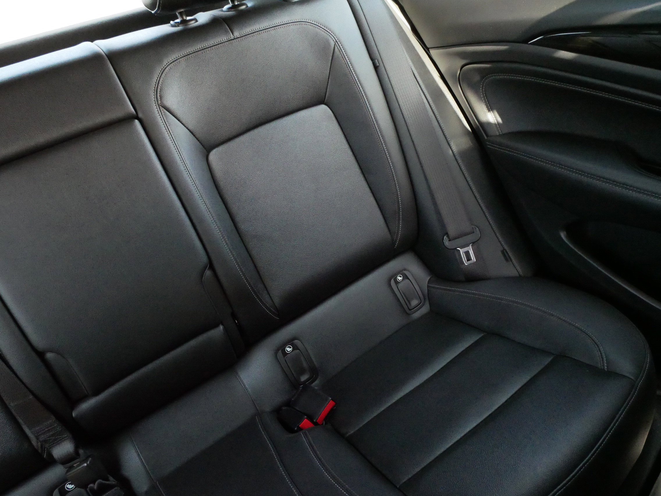 Used 2018 Buick Regal Essence w/ Driver Confidence Package #1 image 14