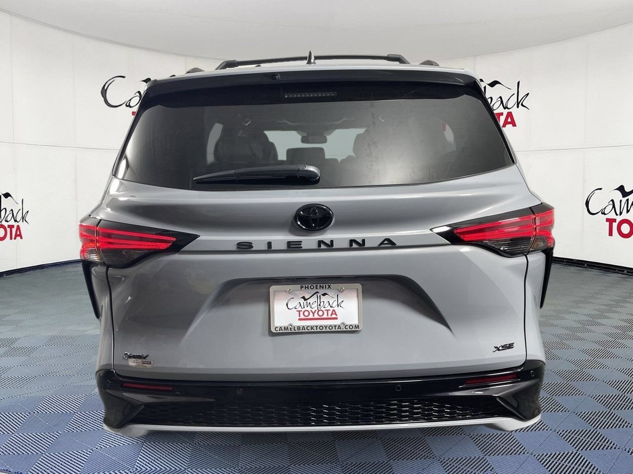 New 2026 Toyota Sienna XSE FWD image 7