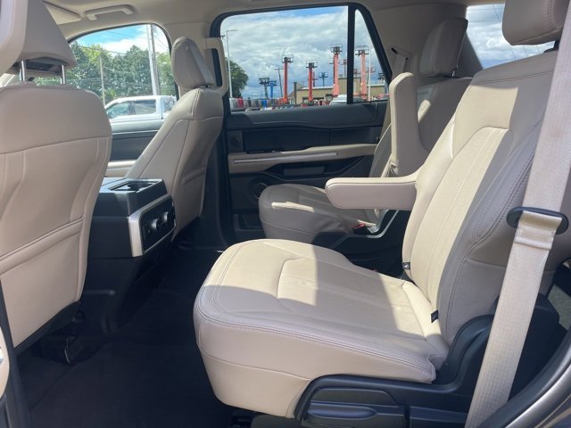 Used 2024 Ford Expedition Limited image 10