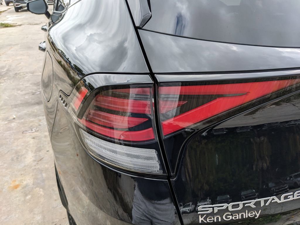 Certified 2025 Kia Sportage SX image 10