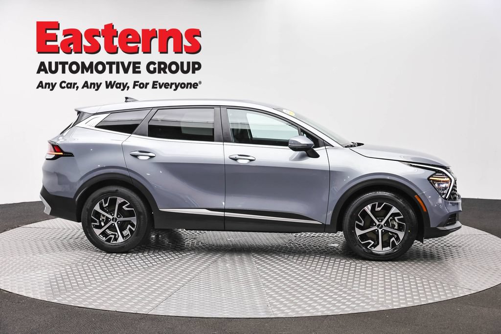 Used 2025 Kia Sportage EX FWD image 4