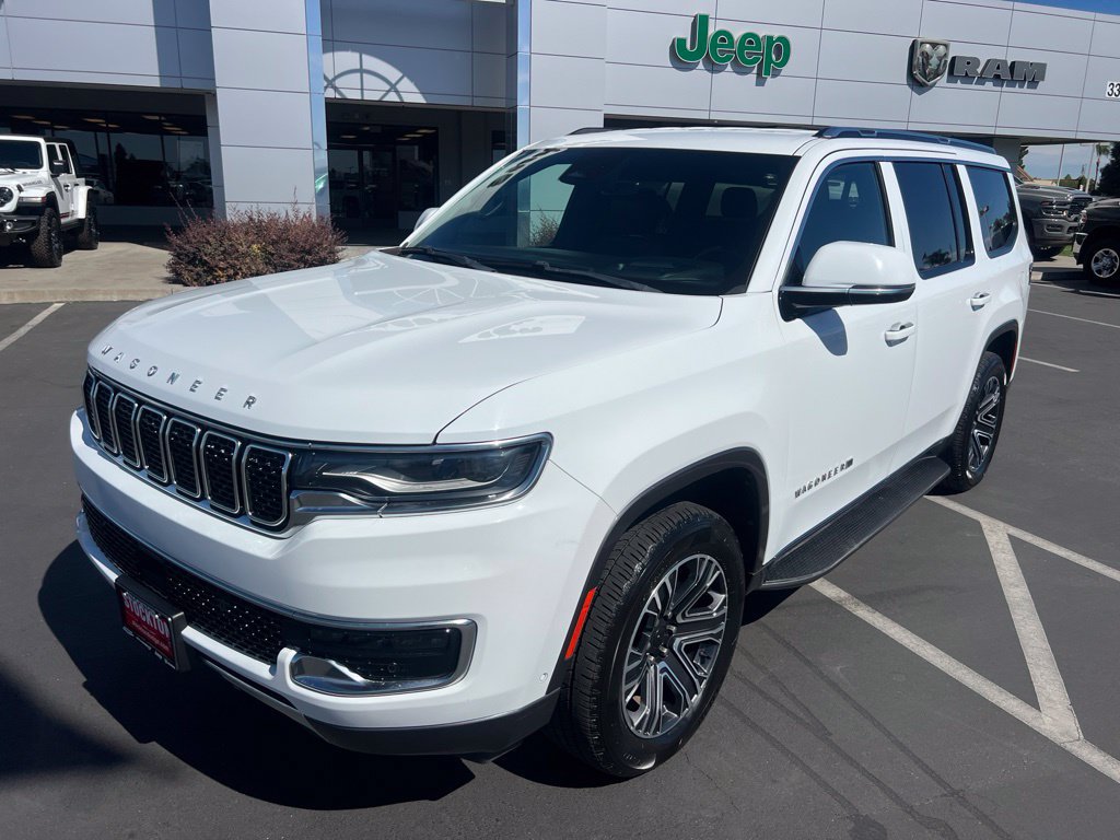Used 2022 Jeep Wagoneer Series III AWD/4WD image 5