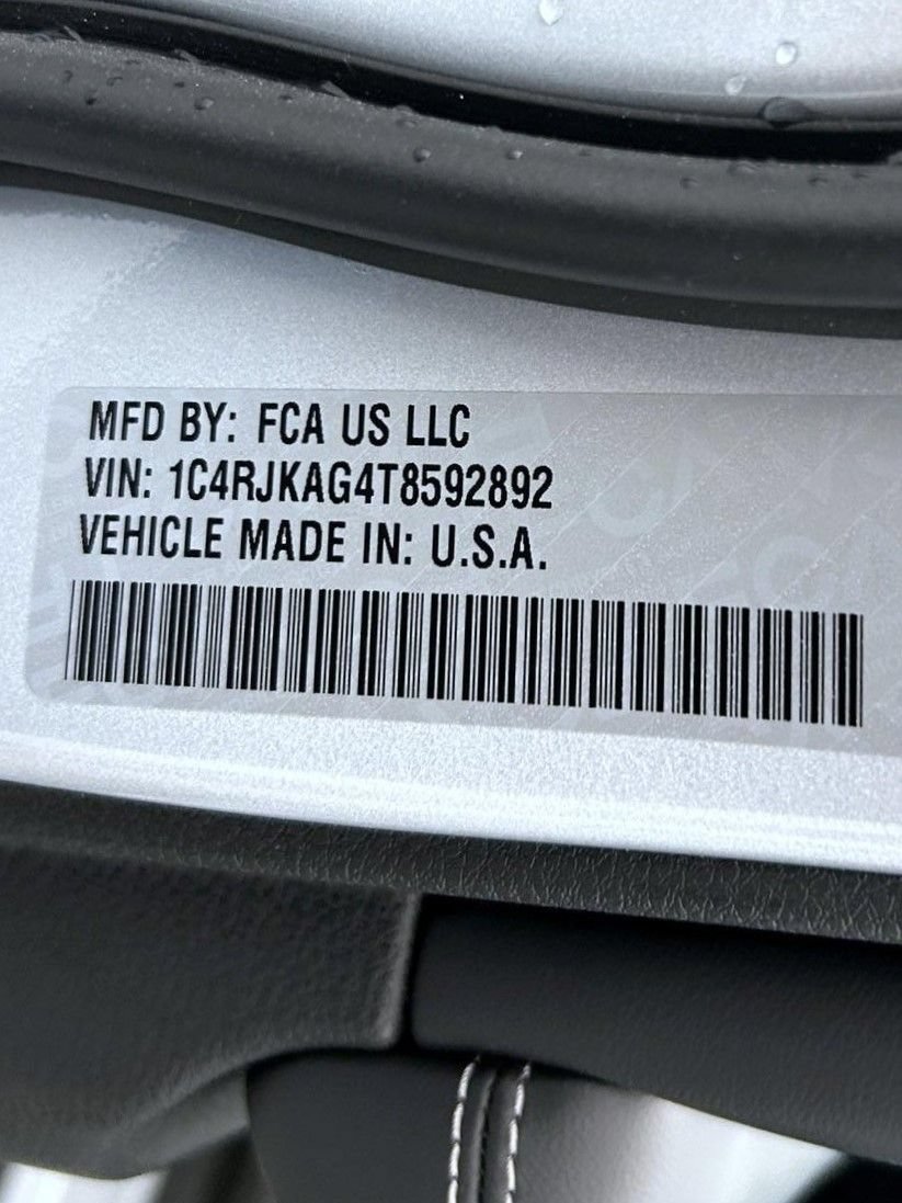 New 2026 Jeep Grand Cherokee L Laredo AWD/4WD image 28