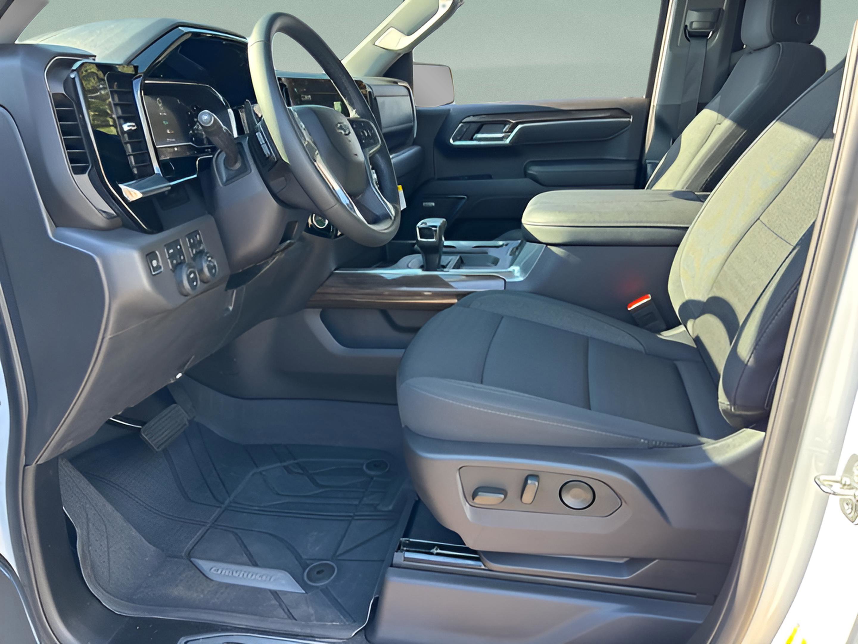 Used 2024 Chevrolet Silverado 1500 RST w/ Convenience Package II image 9