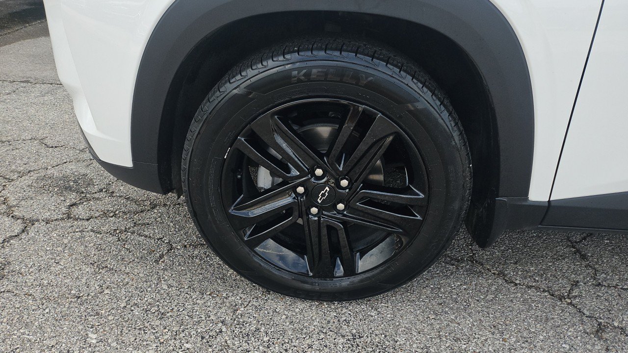 Used 2024 Chevrolet Trax ACTIV w/ Sunroof Package FWD image 9