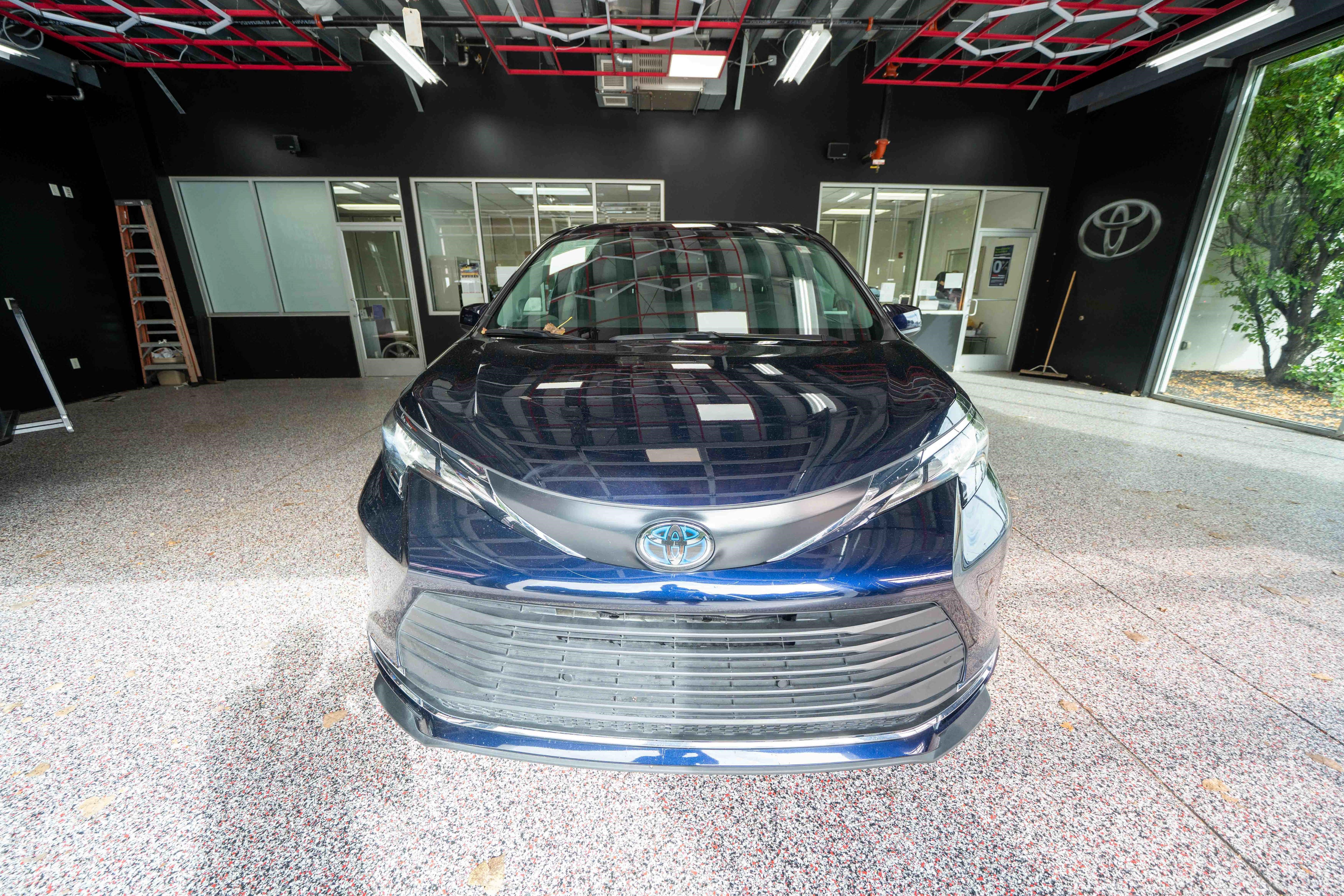 Certified 2023 Toyota Sienna XLE w/ XLE Plus Package AWD/4WD image 6