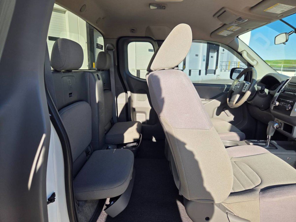 Used 2015 Nissan Frontier S RWD image 15