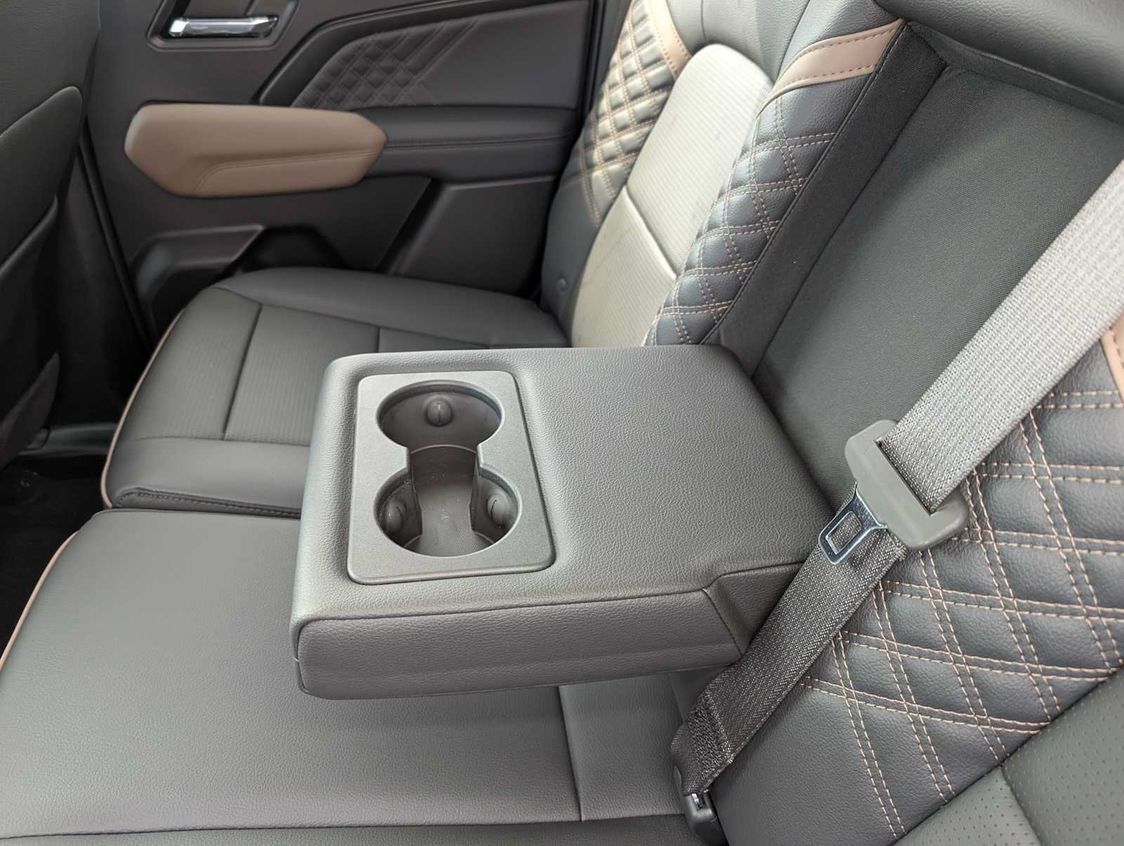 New 2026 GMC Canyon Denali AWD/4WD image 19