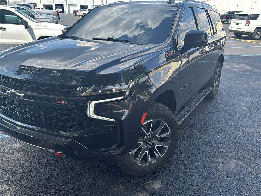 Used 2024 Chevrolet Tahoe Z71 w/ Luxury Package AWD/4WD image 2