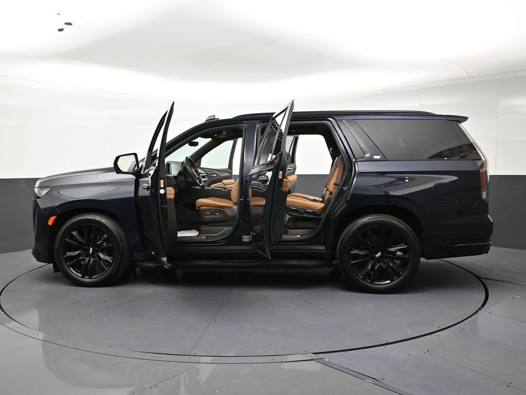Used 2021 Cadillac Escalade Sport w/ Driver Assist Tech Package AWD/4WD image 36