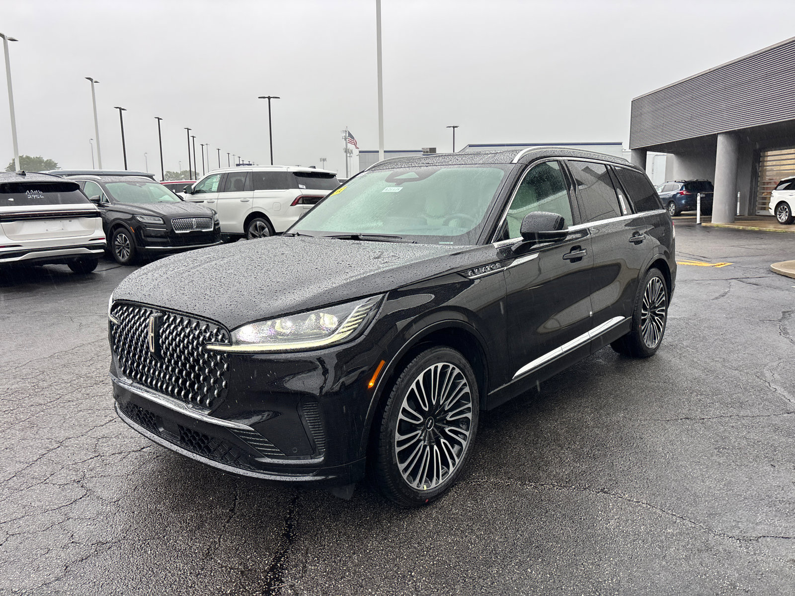New 2026 Lincoln Aviator Black Label w/ Dynamic Handling Package AWD/4WD image 3