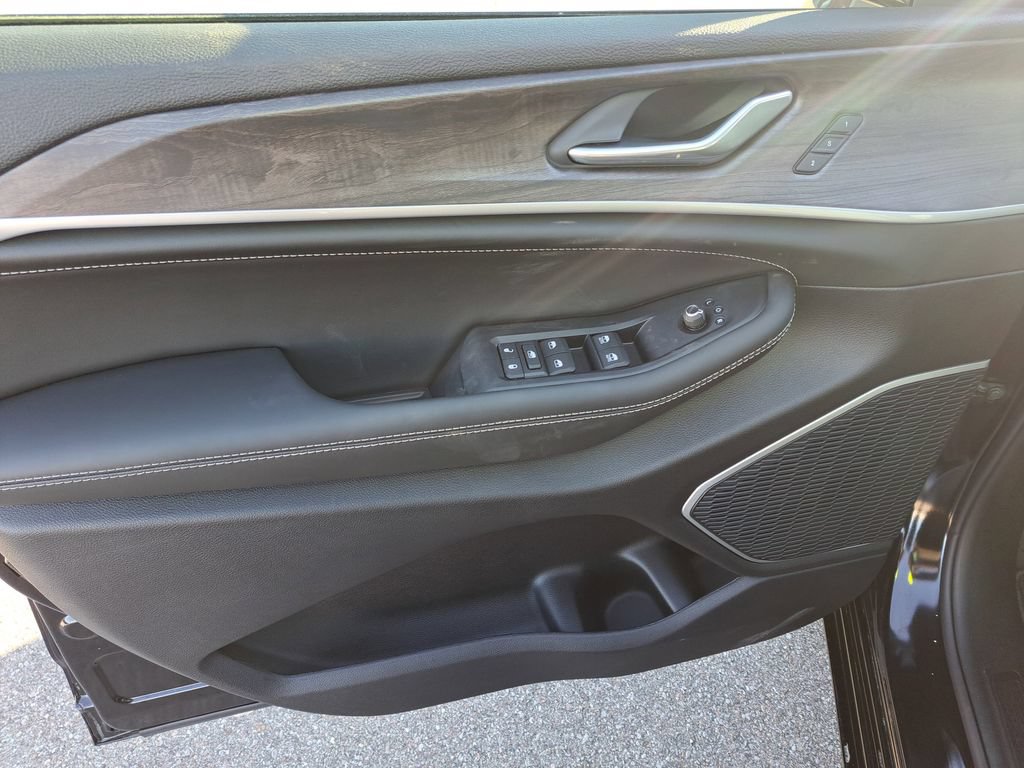New 2026 Jeep Grand Cherokee Limited Reserve AWD/4WD image 19