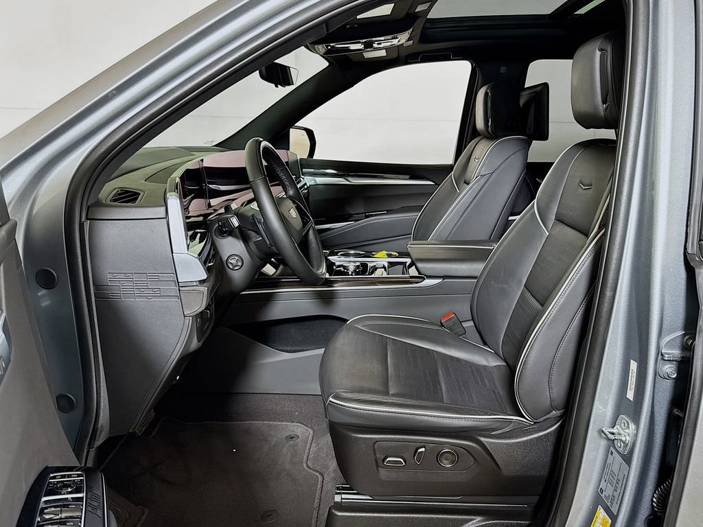 Certified 2025 Cadillac Escalade Premium Luxury AWD/4WD image 20
