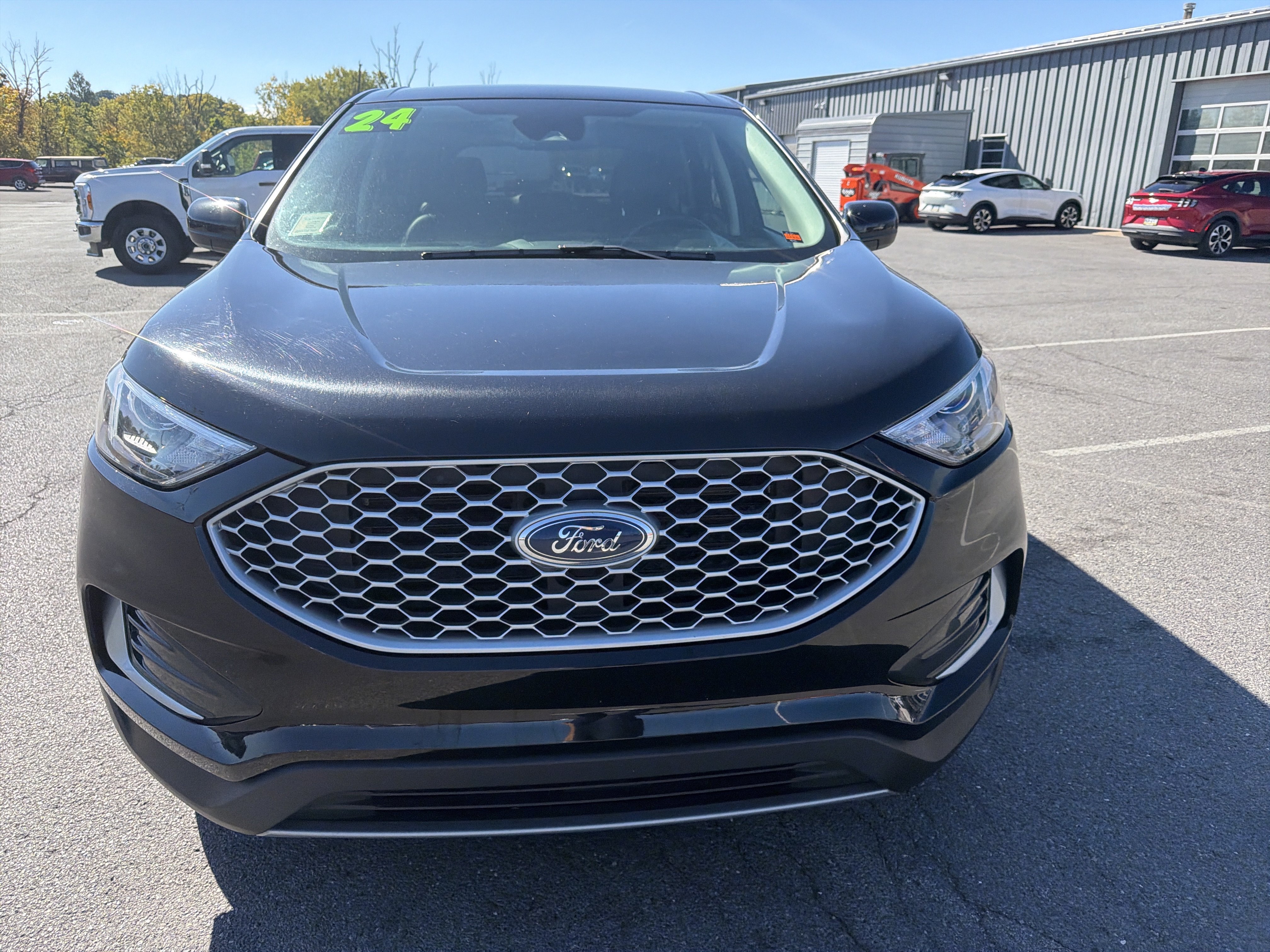 Used 2024 Ford Edge SEL AWD/4WD image 9