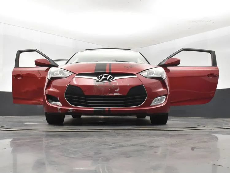 Used 2013 Hyundai Veloster w/ Style Pkg FWD image 11
