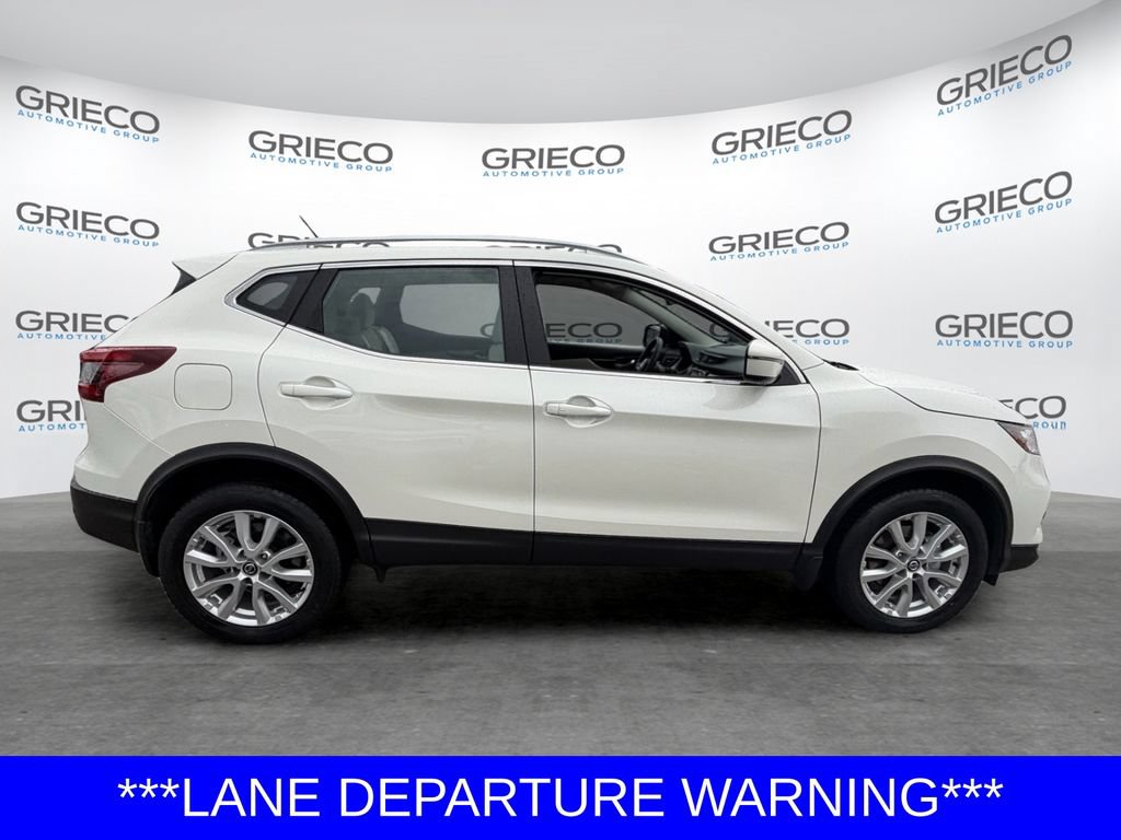 Certified 2022 Nissan Rogue Sport SV FWD image 8