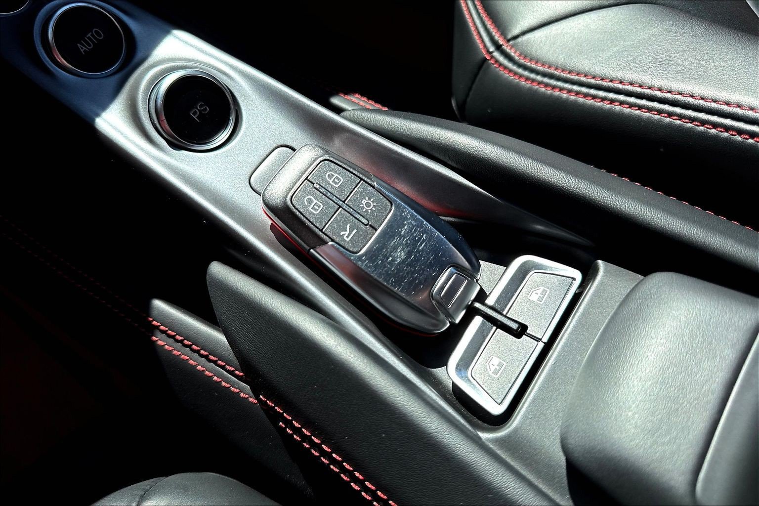 Used 2023 Ferrari F8 Spider RWD image 29