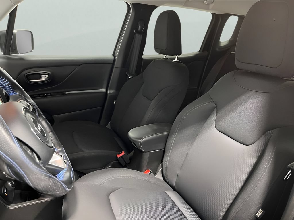 Used 2023 Jeep Renegade Latitude AWD/4WD image 11