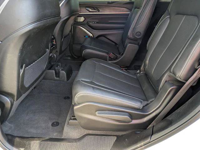 Certified 2022 Jeep Grand Cherokee L Overland w/ Luxury Tech Group IV AWD/4WD image 28