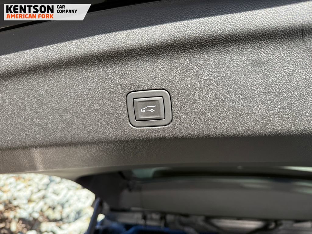 Used 2025 Cadillac Escalade ESV Sport image 44