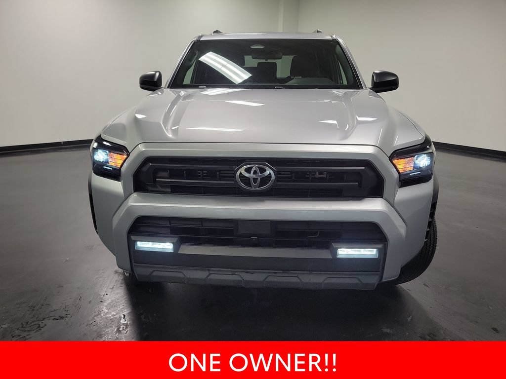 Used 2025 Toyota 4Runner SR5 AWD/4WD image 3