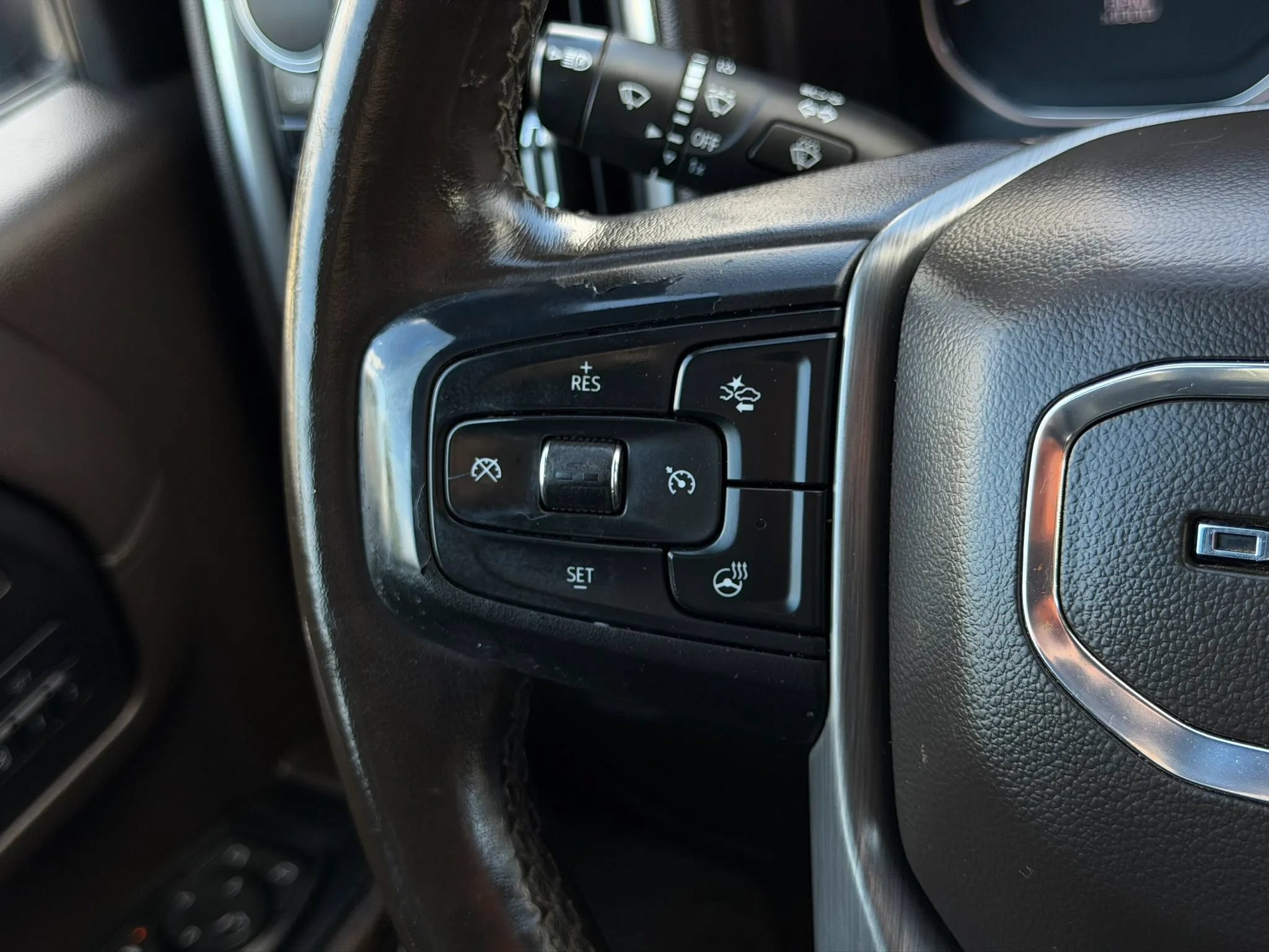 Used 2022 GMC Sierra 2500 Denali w/ Denali Ultimate Package AWD/4WD image 30