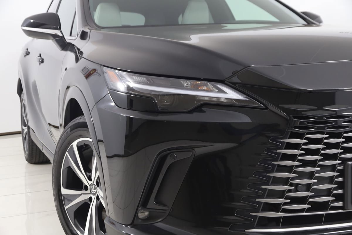 Used 2023 Lexus RX 350 Premium w/ Accessory Package AWD/4WD image 17