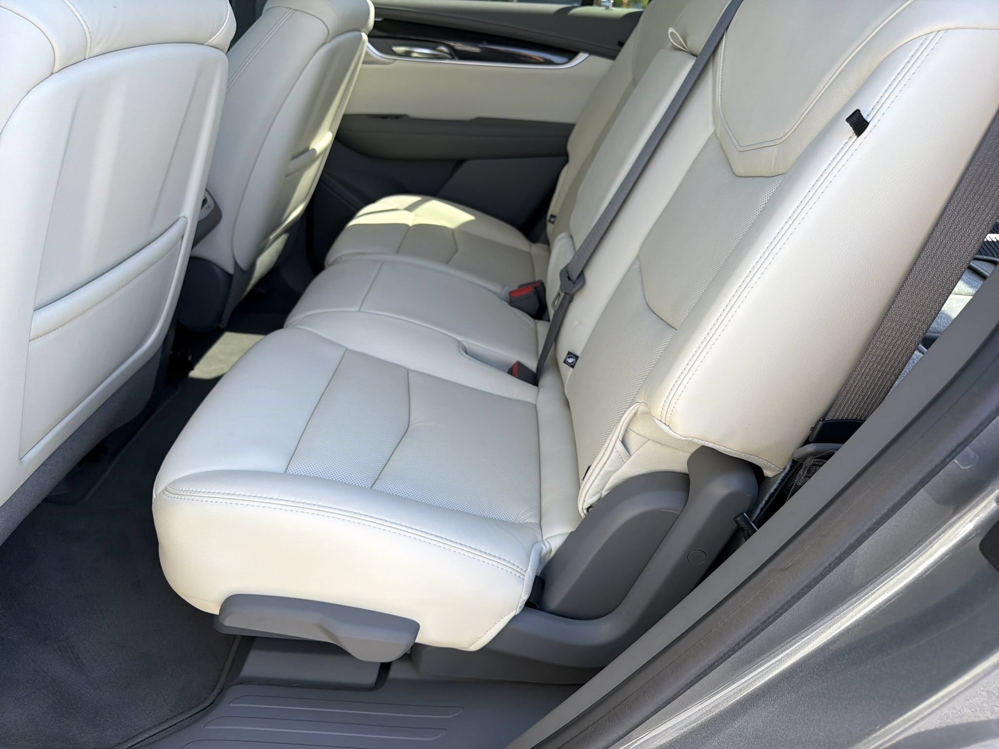 Used 2020 Cadillac XT6 Premium Luxury FWD image 18