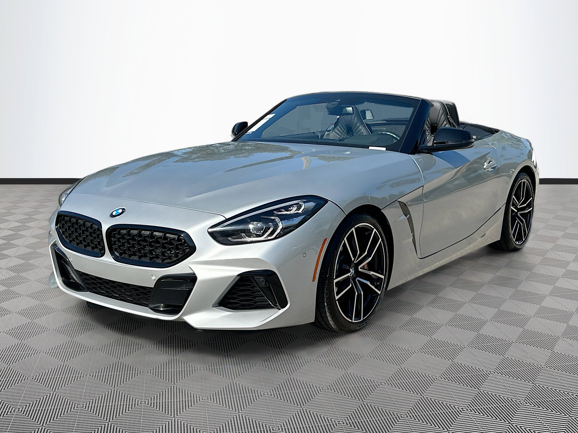 Used 2022 BMW Z4 M40i w/ Premium Package image 3